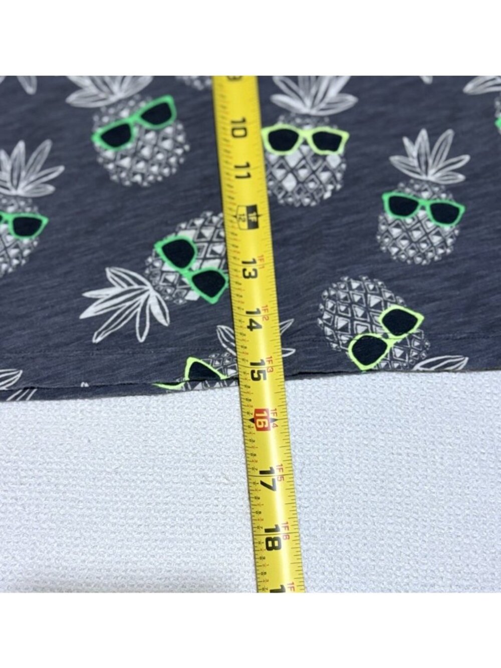 OshKosh B'gosh Boys Pineapple Print Tank Top Gray Green Pocket Size 4/5 - Picture 2 of 7